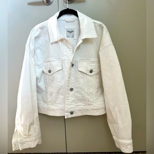 Abercrombie drapey cropped white denim jacket size M